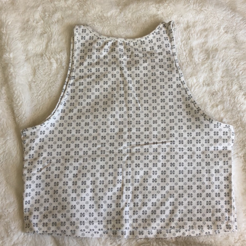 Patterned Crop Tank Top - Picture 4 of 4